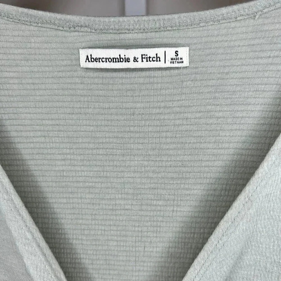 Abercrombie & Fitch Size Small Knit Ruched Tie Top Green Short Sleeve Blouse - Picture 3 of 13